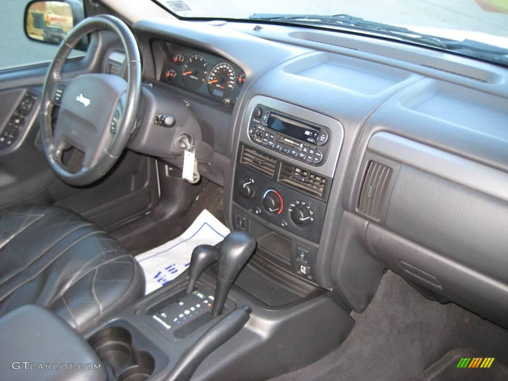 2004 Grand Cherokee Laredo 4x4 - Bright Silver Metallic / Dark Slate Gray photo #15
