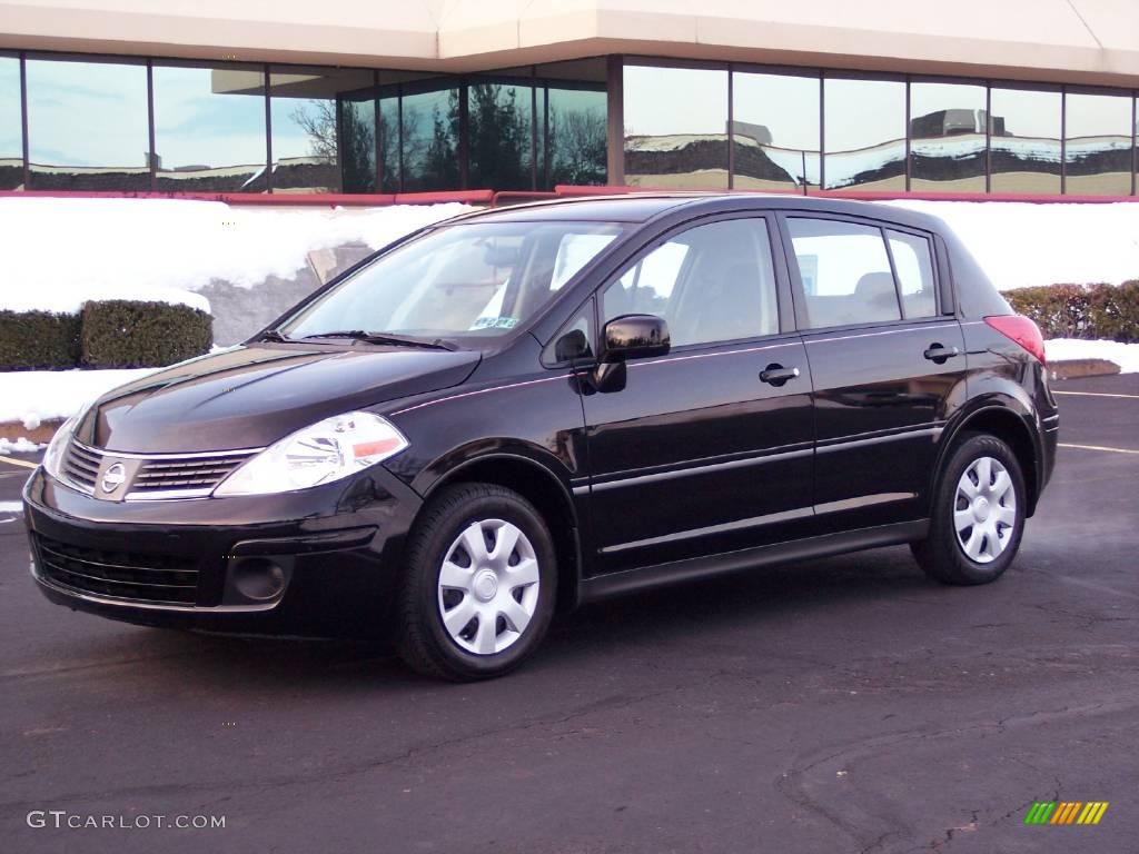 2009 Versa 1.8 S Hatchback - Super Black / Charcoal photo #1