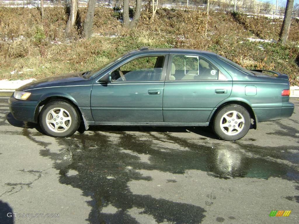 Dark Green Metallic Toyota Camry