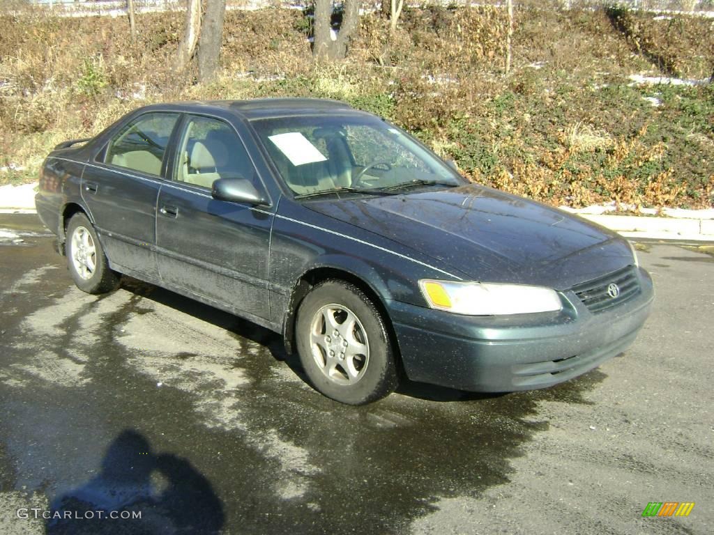 1998 Camry LE - Dark Green Metallic / Oak photo #3