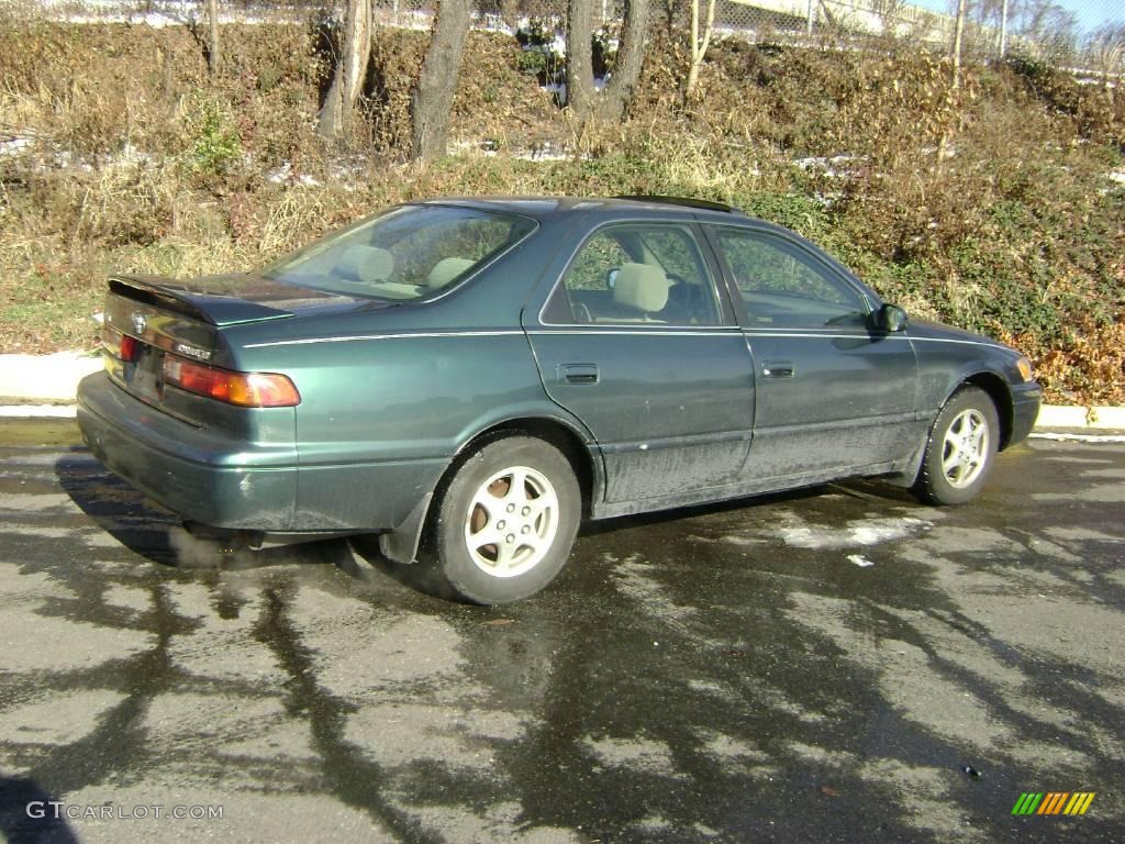 1998 Camry LE - Dark Green Metallic / Oak photo #6