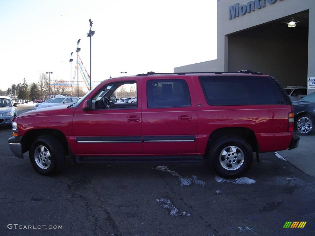 2002 Suburban 1500 LT 4x4 - Victory Red / Medium Gray/Neutral photo #2