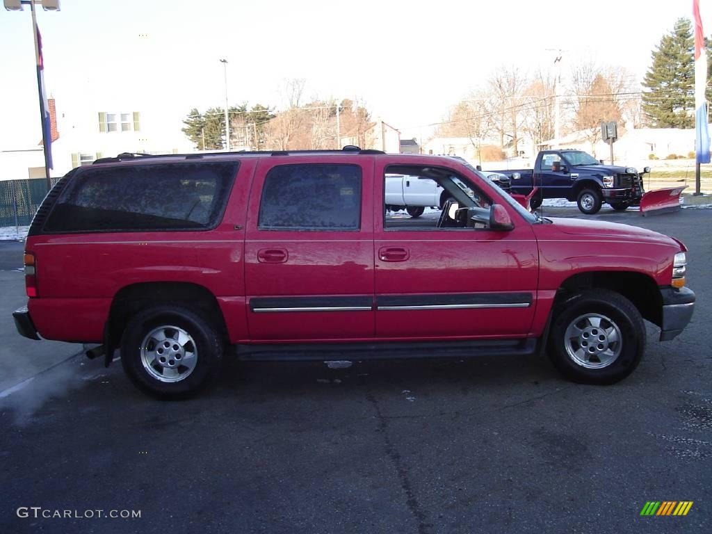 2002 Suburban 1500 LT 4x4 - Victory Red / Medium Gray/Neutral photo #6