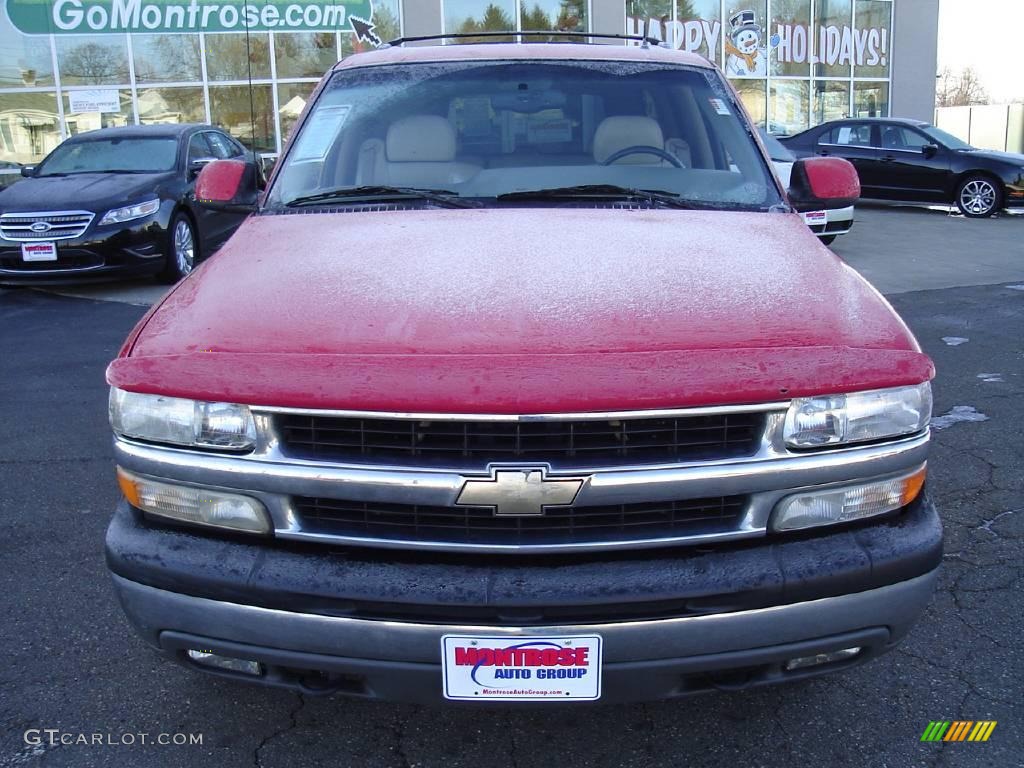 2002 Suburban 1500 LT 4x4 - Victory Red / Medium Gray/Neutral photo #8