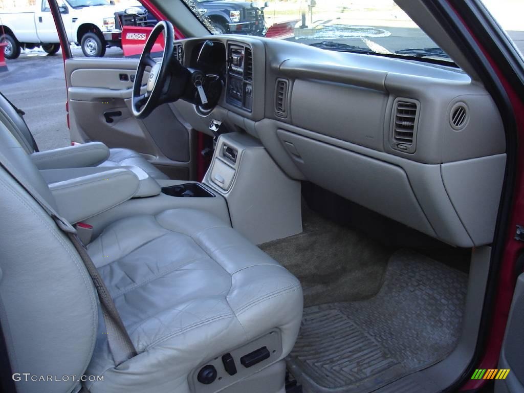 2002 Suburban 1500 LT 4x4 - Victory Red / Medium Gray/Neutral photo #26