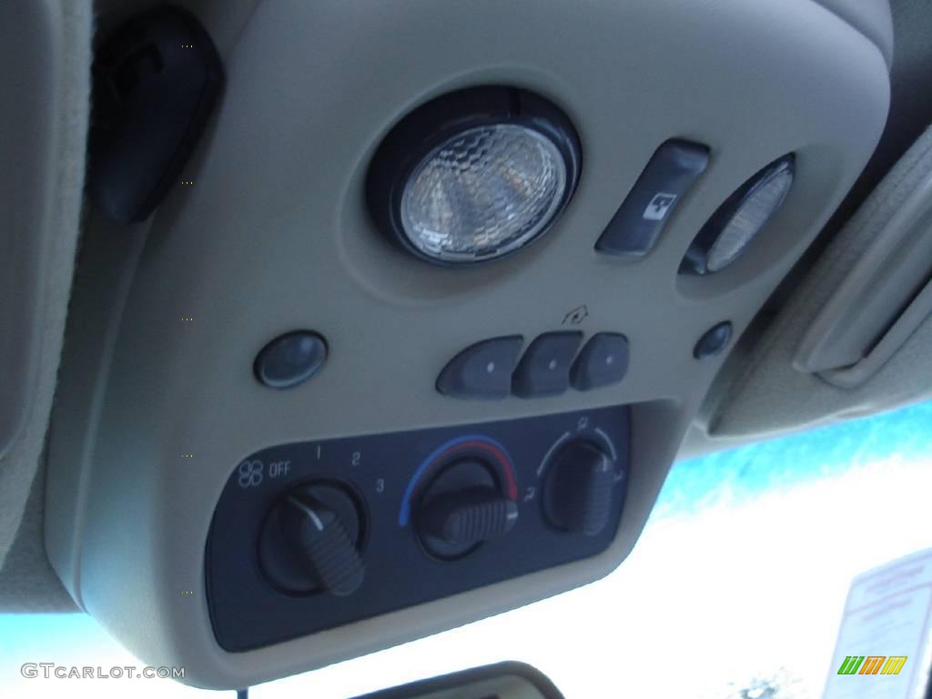 2002 Suburban 1500 LT 4x4 - Victory Red / Medium Gray/Neutral photo #41