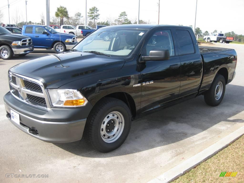 2010 Ram 1500 ST Quad Cab - Brilliant Black Crystal Pearl / Dark Slate/Medium Graystone photo #1