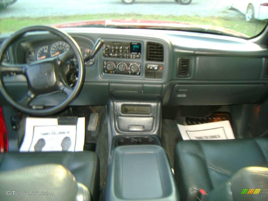 2002 Avalanche Z71 4x4 - Victory Red / Graphite photo #22