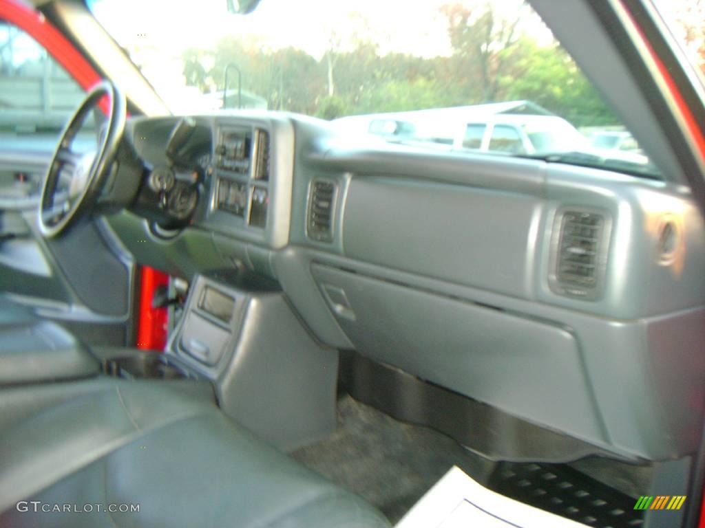 2002 Avalanche Z71 4x4 - Victory Red / Graphite photo #23