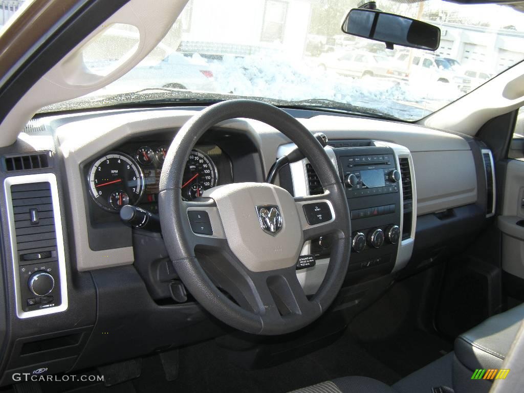 2009 Ram 1500 SLT Quad Cab 4x4 - Austin Tan Pearl / Dark Slate/Medium Graystone photo #7