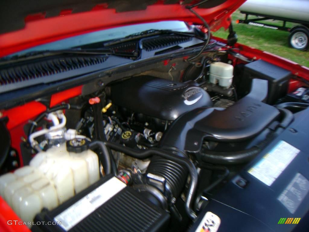 2002 Avalanche Z71 4x4 - Victory Red / Graphite photo #34