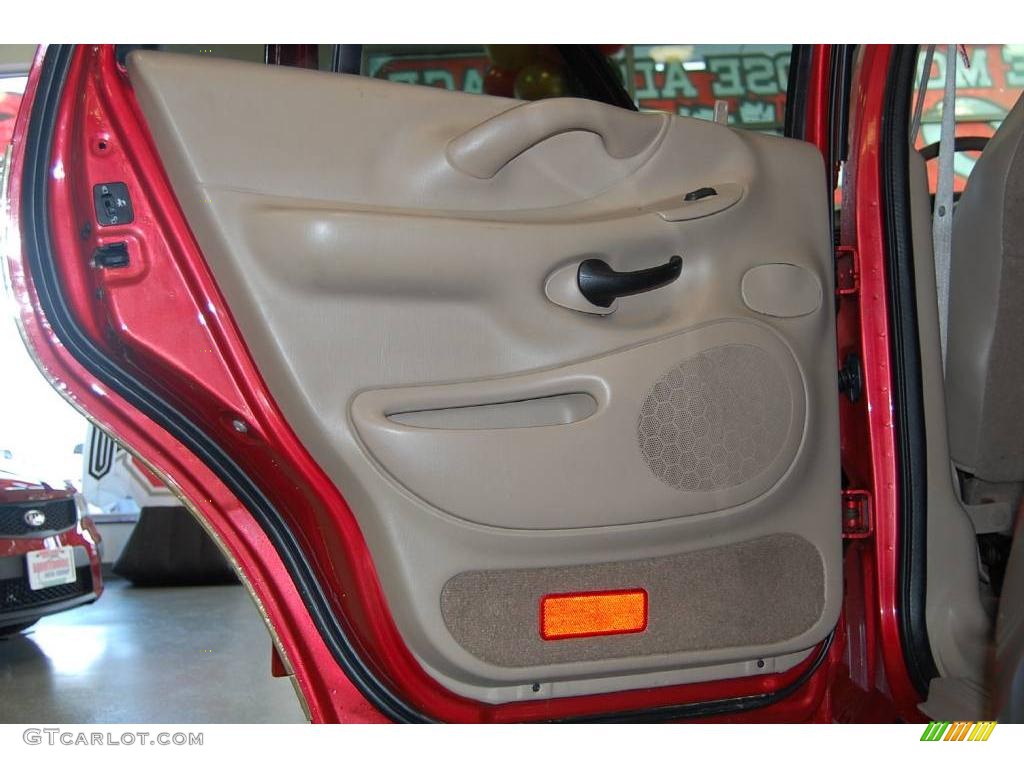 2000 Expedition Eddie Bauer 4x4 - Dark Toreador Red Metallic / Medium Parchment photo #47