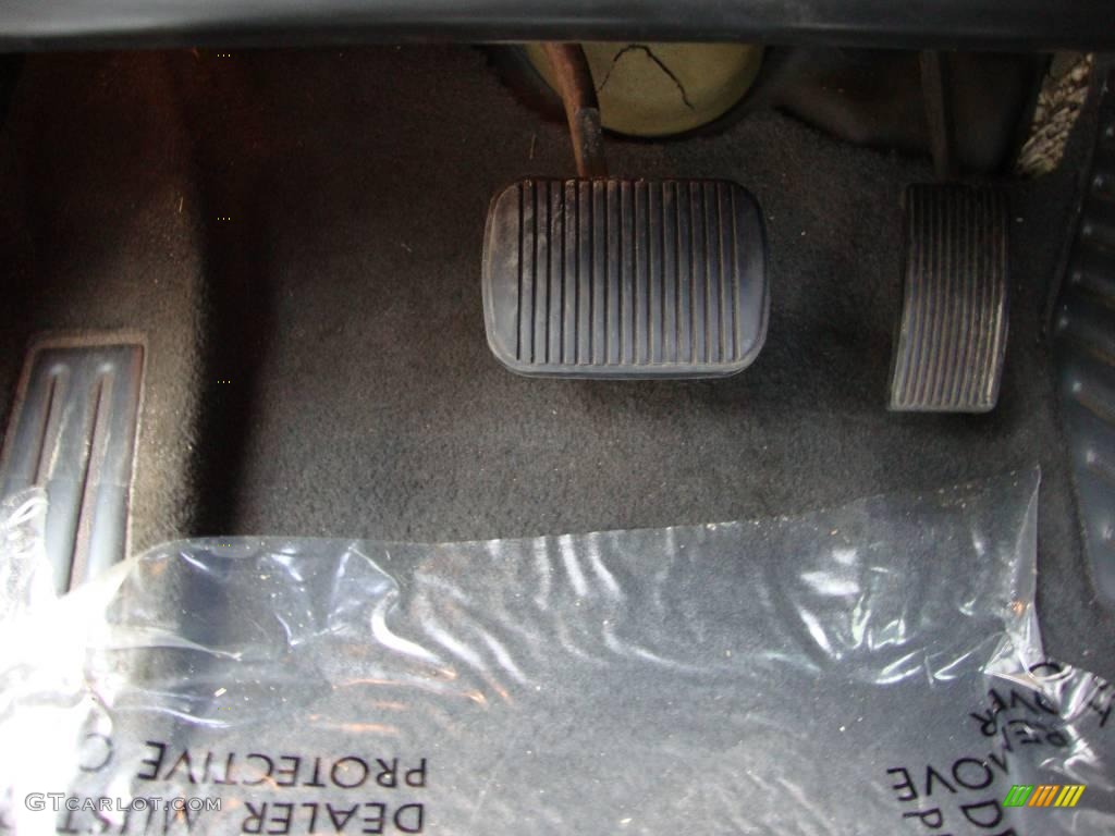 2001 LS V8 - Black / Deep Charcoal photo #16