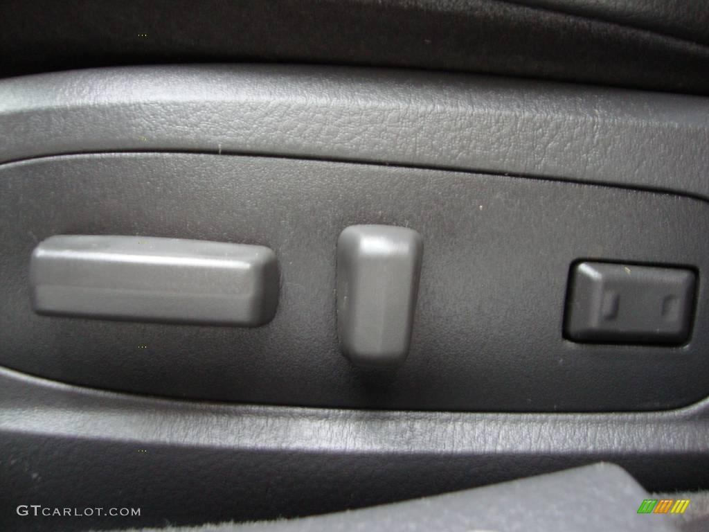 2001 LS V8 - Black / Deep Charcoal photo #22