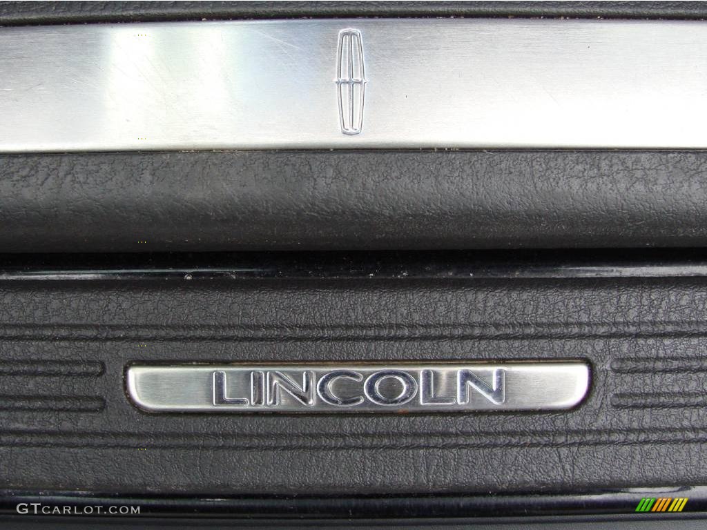 2001 LS V8 - Black / Deep Charcoal photo #23