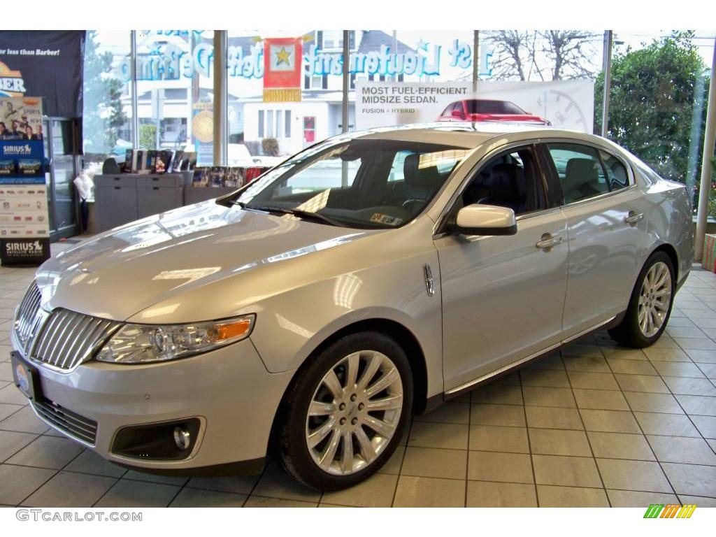 Brilliant Silver Metallic Lincoln MKS