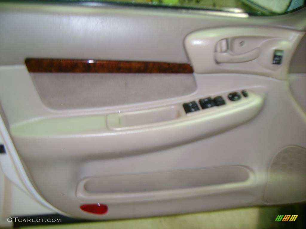 2004 Impala  - White / Neutral Beige photo #8