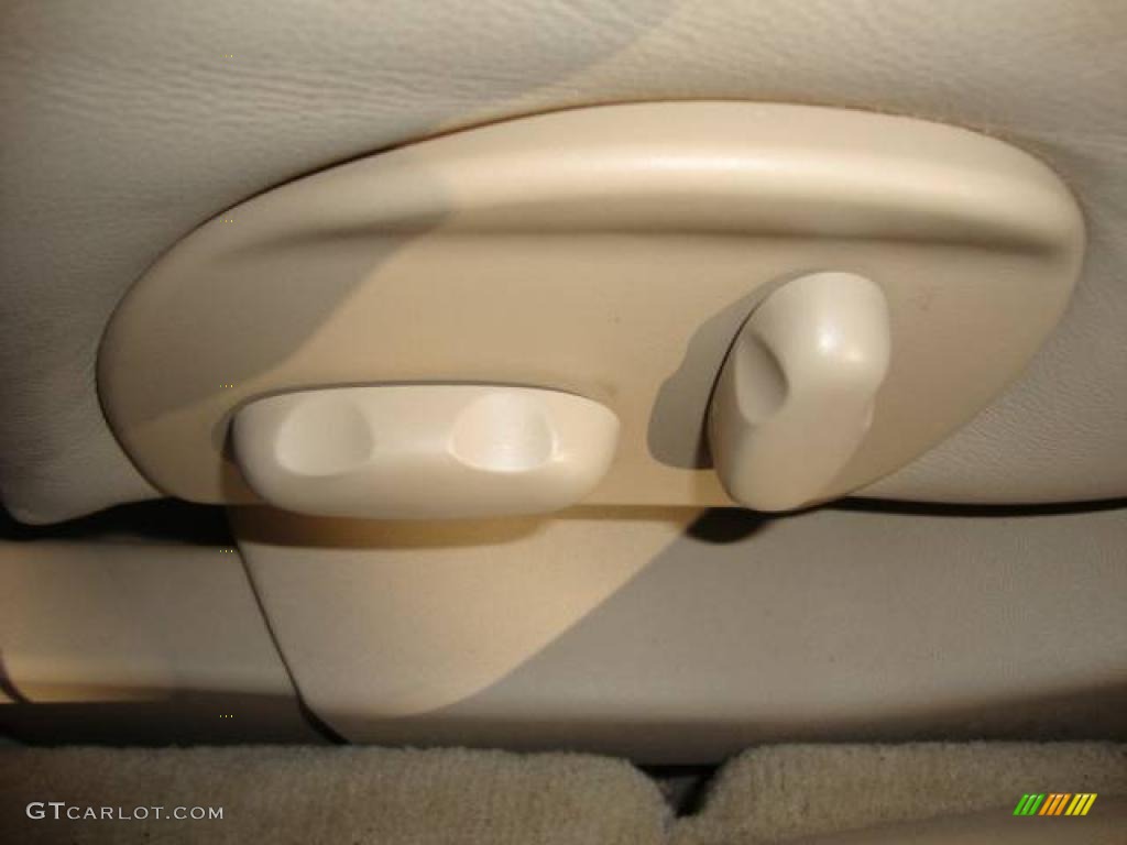 2007 CTS Sedan - Infrared / Cashmere photo #13