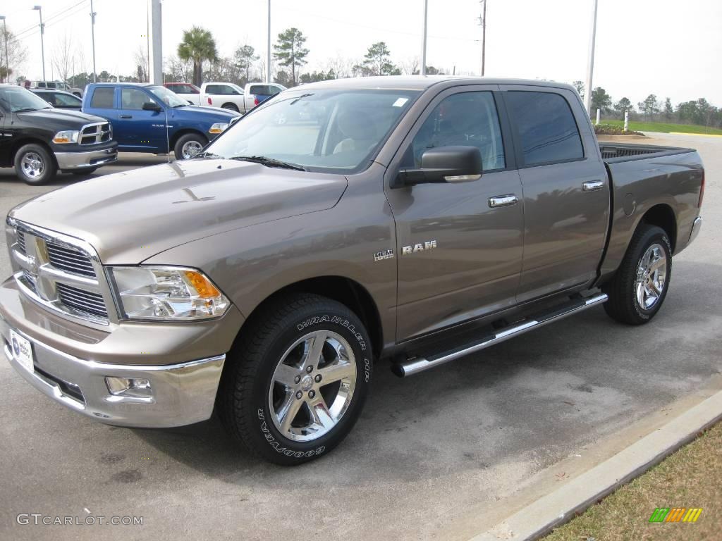 2010 Ram 1500 Big Horn Crew Cab - Austin Tan Pearl / Light Pebble Beige/Bark Brown photo #1