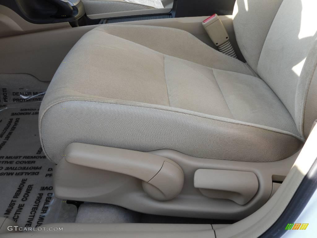 2007 Civic LX Sedan - Taffeta White / Ivory photo #9