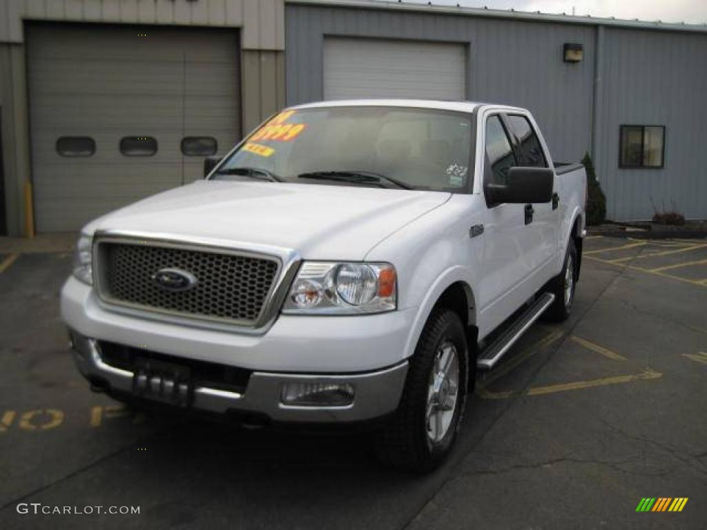 2004 F150 Lariat SuperCrew 4x4 - Oxford White / Black/Medium Flint photo #2