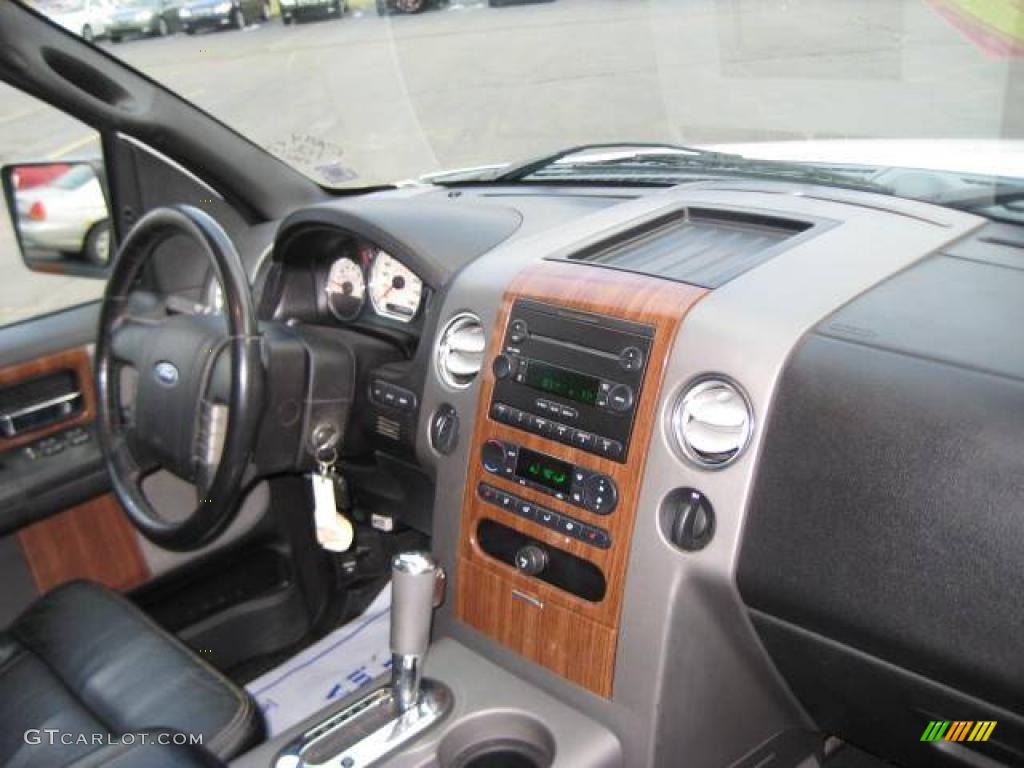 2004 F150 Lariat SuperCrew 4x4 - Oxford White / Black/Medium Flint photo #13