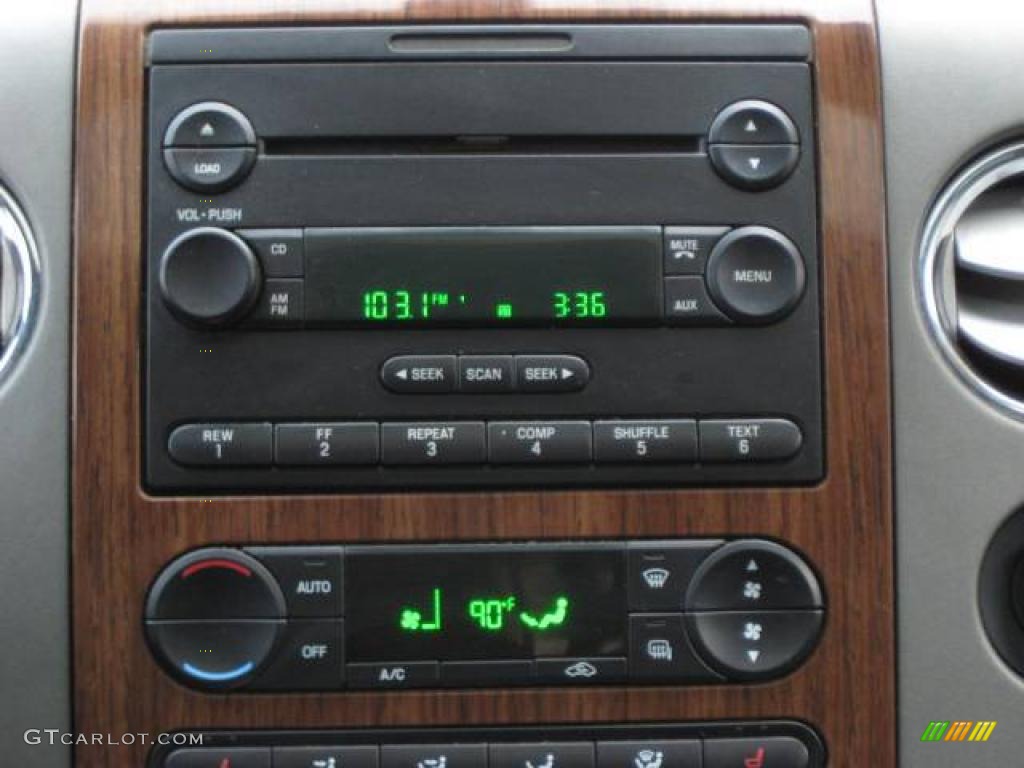2004 F150 Lariat SuperCrew 4x4 - Oxford White / Black/Medium Flint photo #26
