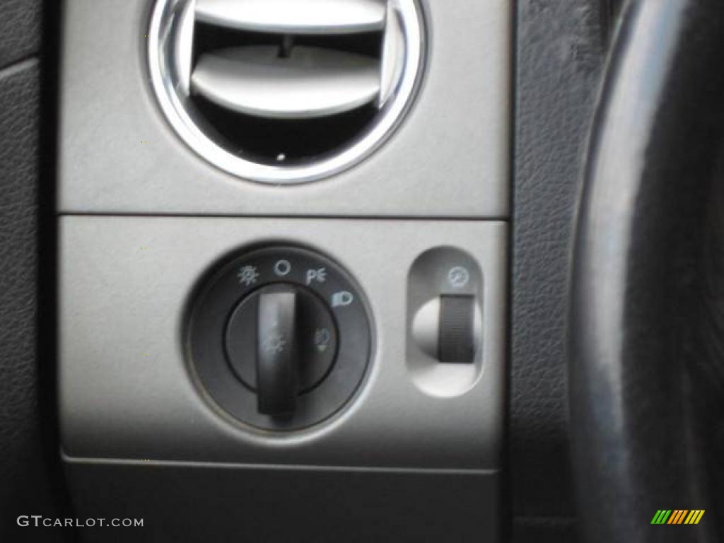 2004 F150 Lariat SuperCrew 4x4 - Oxford White / Black/Medium Flint photo #29