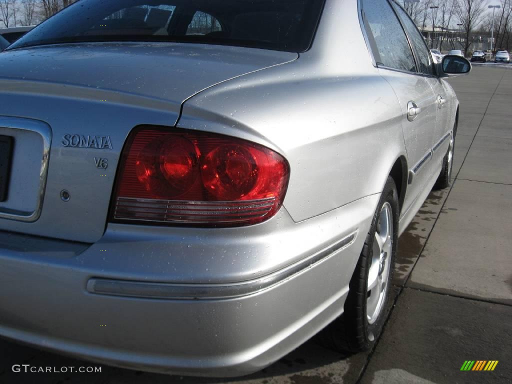 2005 Sonata GLS V6 - Bright Silver / Black photo #9