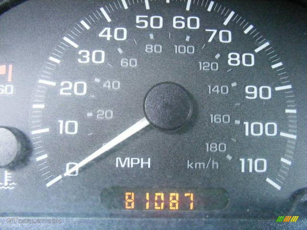 2005 Cavalier LS Sport Coupe - Black / Graphite Gray photo #17