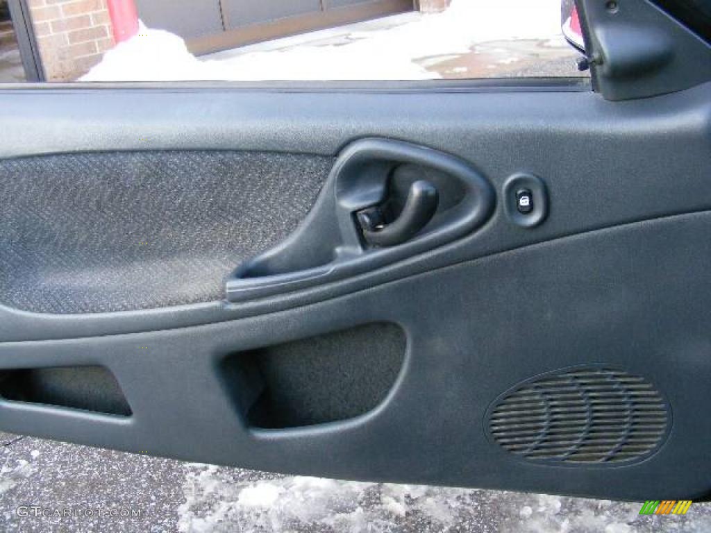 2005 Cavalier LS Sport Coupe - Black / Graphite Gray photo #22