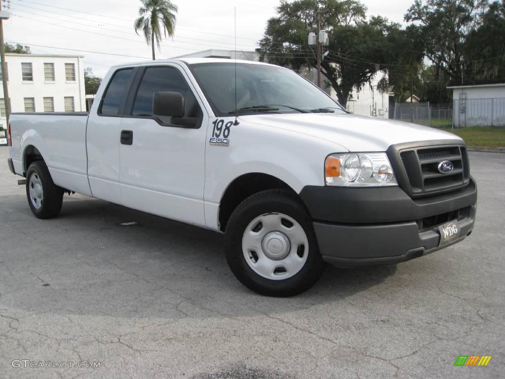 2005 F150 XL SuperCab - Oxford White / Medium Flint Grey photo #5