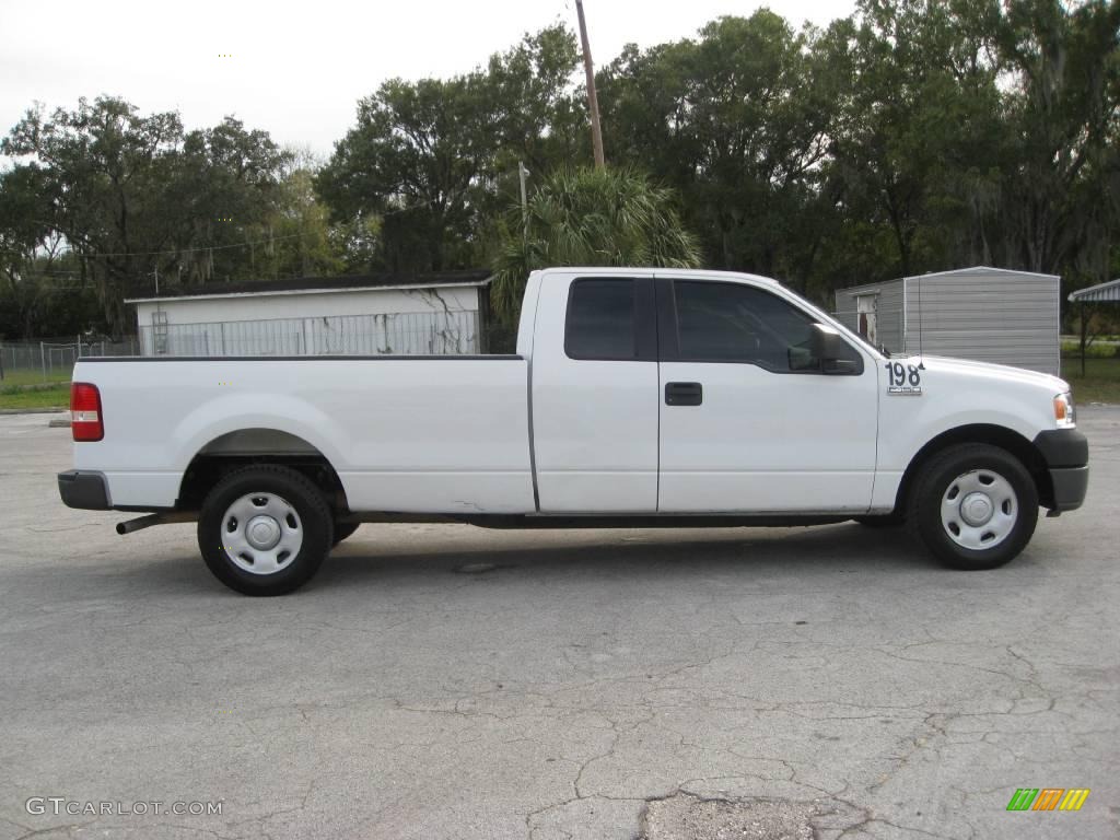 2005 F150 XL SuperCab - Oxford White / Medium Flint Grey photo #8