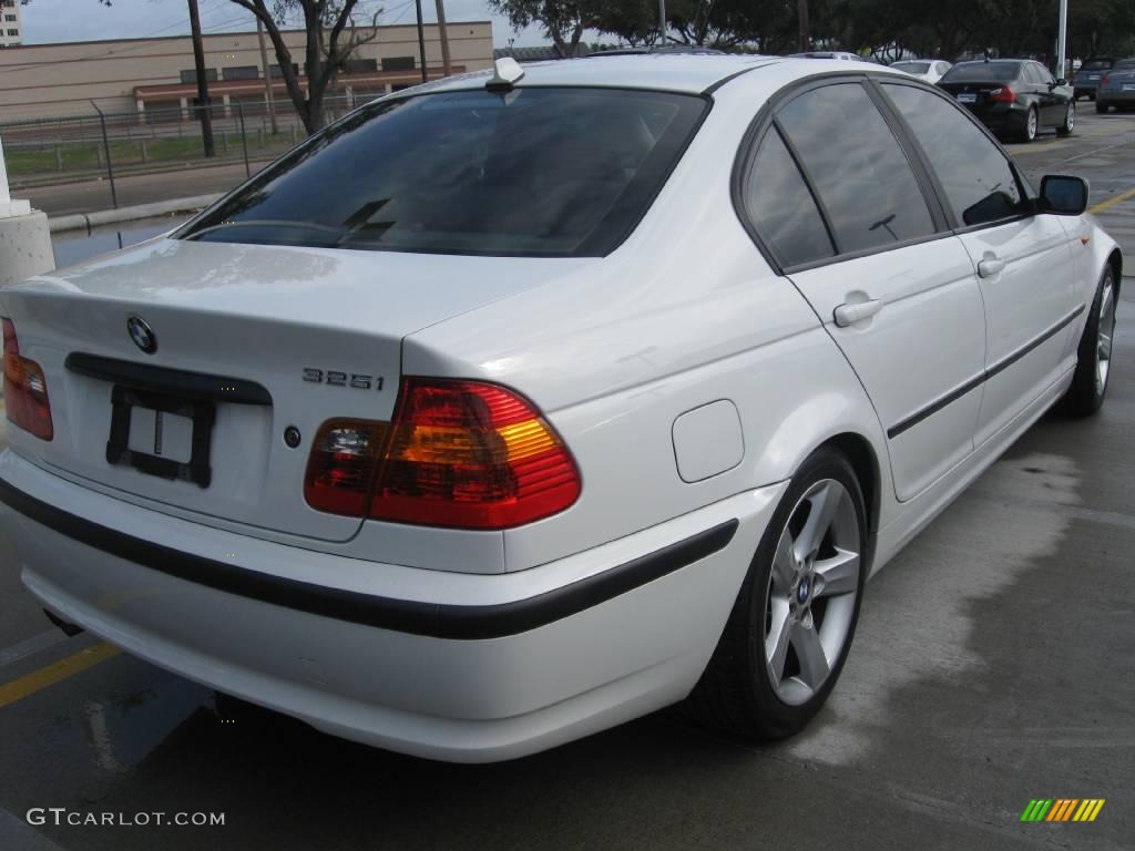 2004 3 Series 325i Sedan - Alpine White / Sand photo #3