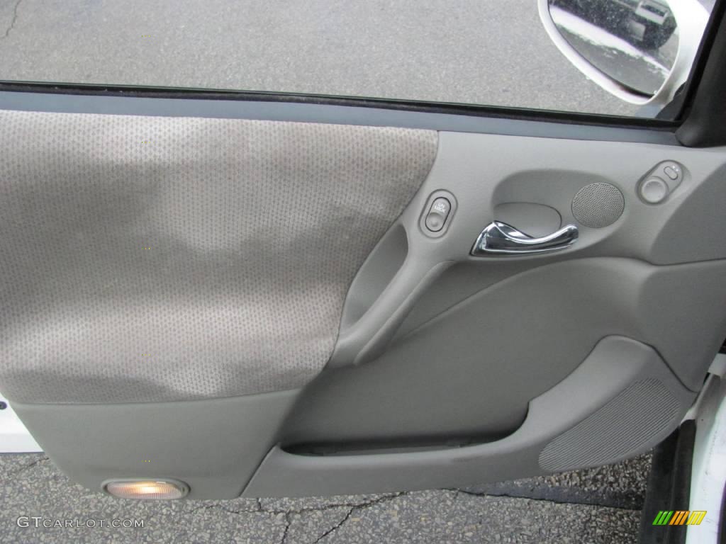 2000 L Series LS2 Sedan - Bright White / Gray photo #9