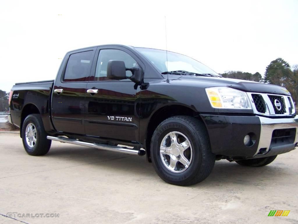 2007 Titan SE Crew Cab 4x4 - Galaxy Black / Graphite Black/Titanium photo #1