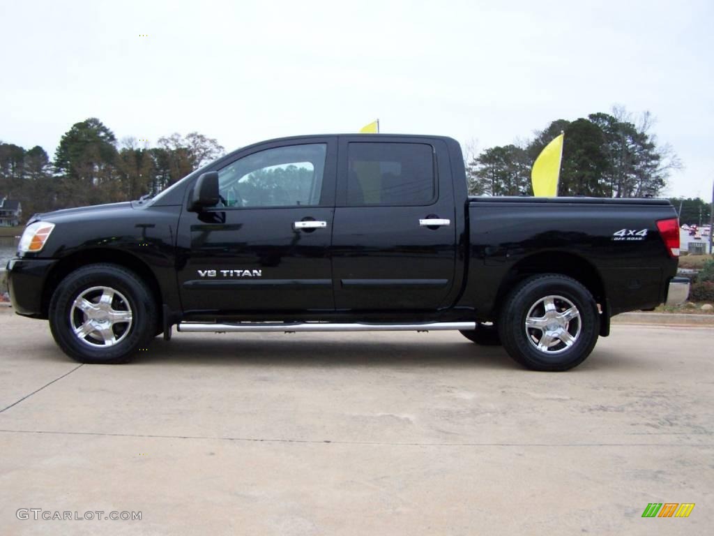 2007 Titan SE Crew Cab 4x4 - Galaxy Black / Graphite Black/Titanium photo #4