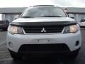Diamond White Pearl - Outlander LS 4WD Photo No. 2