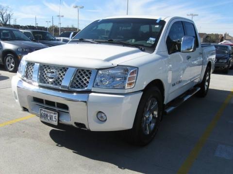 2007 Nissan Titan LE Crew Cab Data, Info and Specs