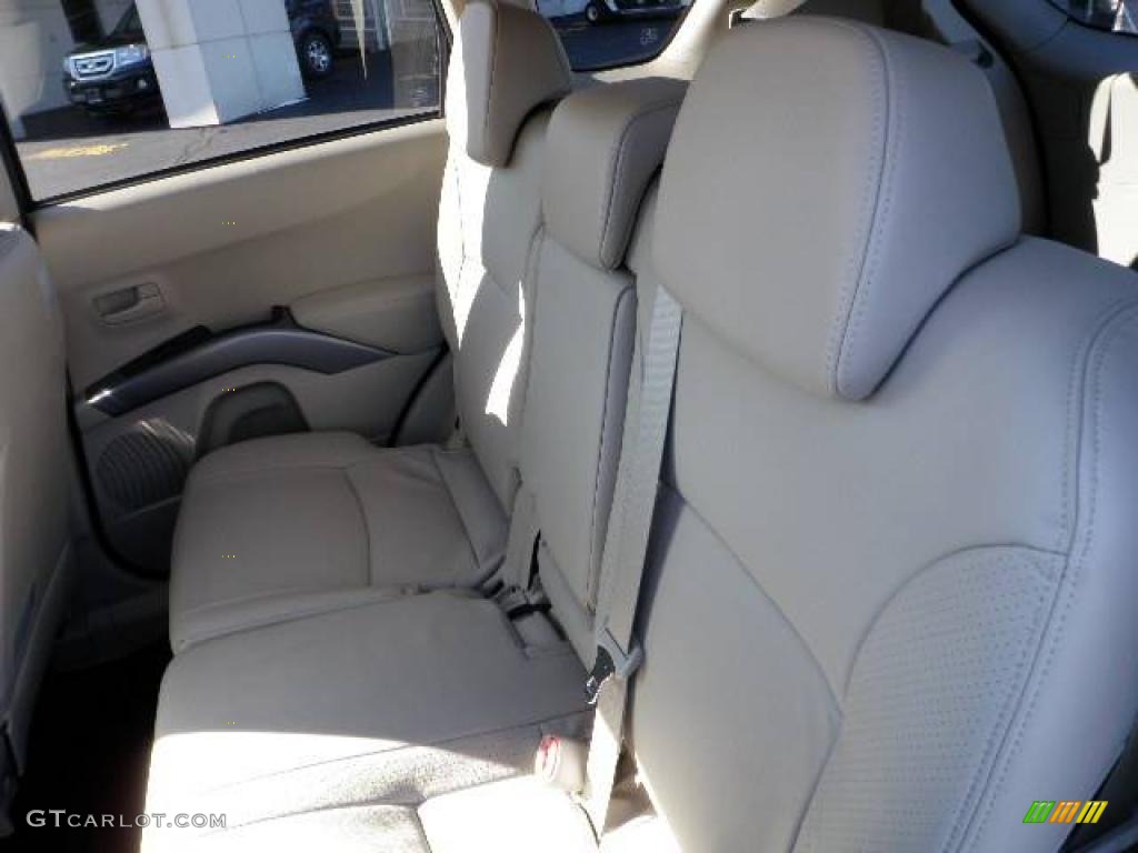 2007 Outlander XLS 4WD - Deep Blue Metallic / Beige photo #8