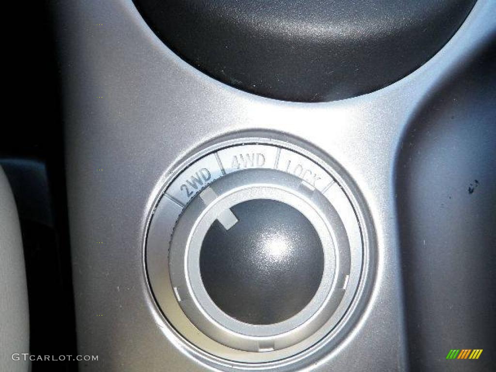 2007 Outlander XLS 4WD - Deep Blue Metallic / Beige photo #23
