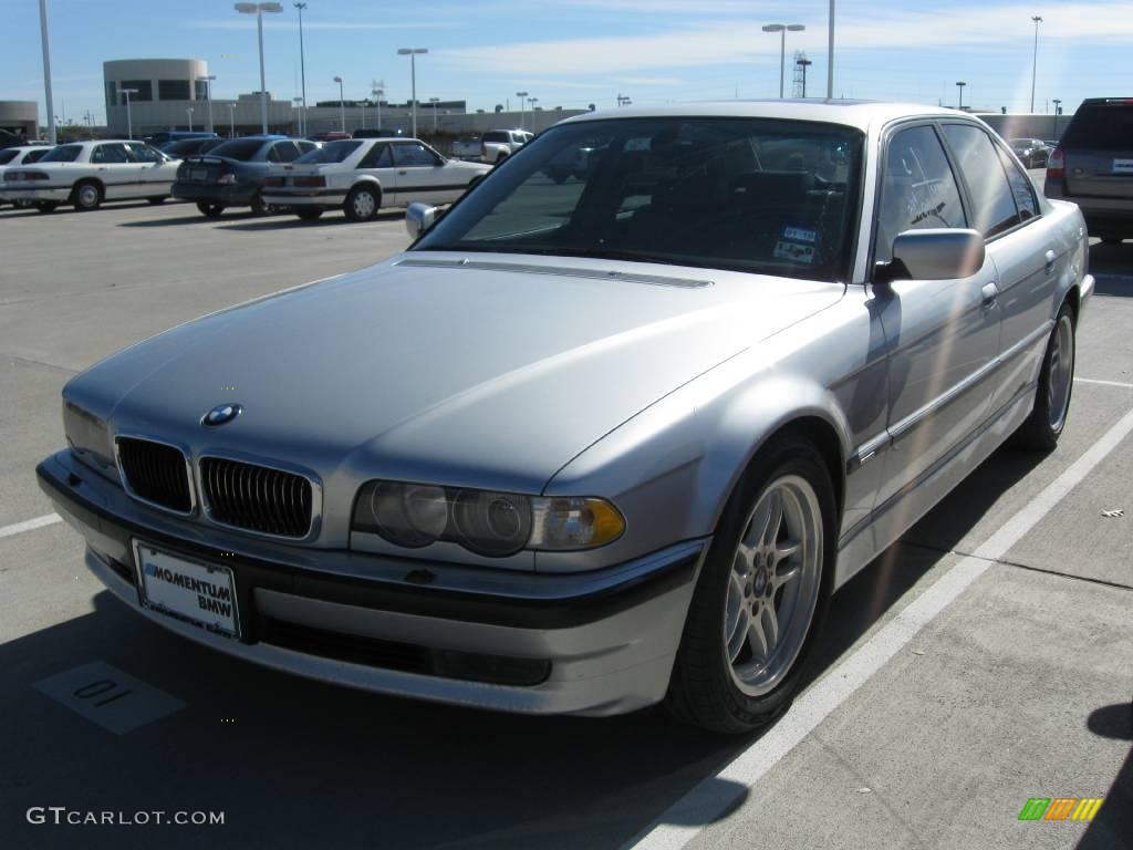 Titanium Silver Metallic BMW 7 Series