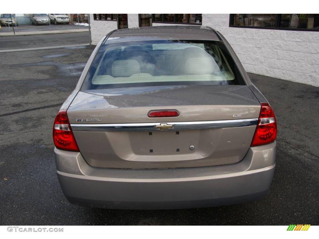 2007 Malibu LS Sedan - Amber Bronze Metallic / Cashmere Beige photo #5