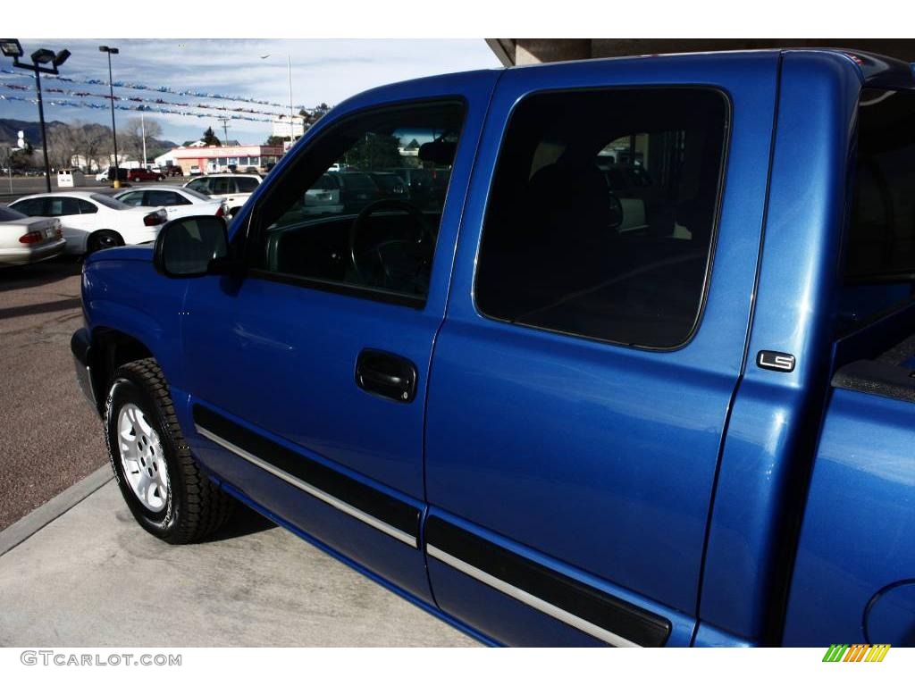 2004 Silverado 1500 LS Extended Cab 4x4 - Arrival Blue Metallic / Medium Gray photo #21