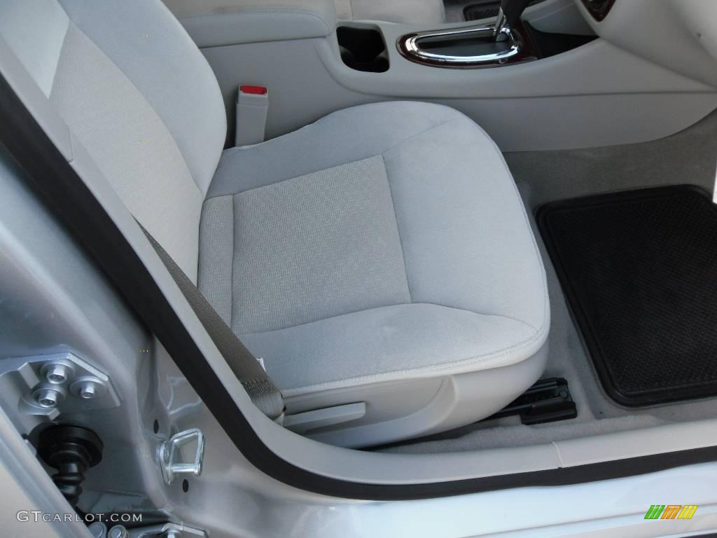 2010 Impala LT - Silver Ice Metallic / Gray photo #30