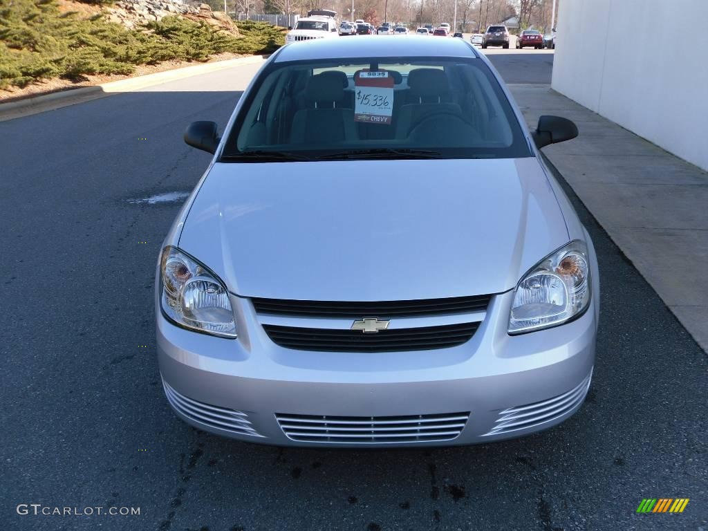 2010 Cobalt LS Sedan - Silver Ice Metallic / Gray photo #7