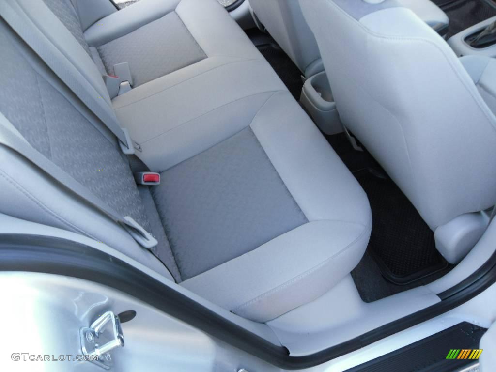 2010 Cobalt LS Sedan - Silver Ice Metallic / Gray photo #14