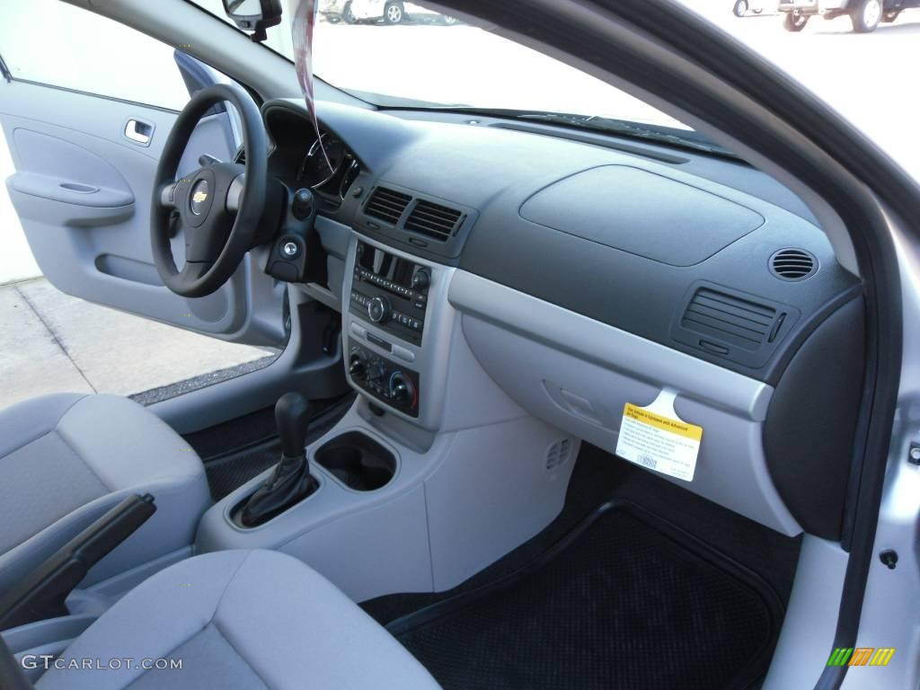 2010 Cobalt LS Sedan - Silver Ice Metallic / Gray photo #16