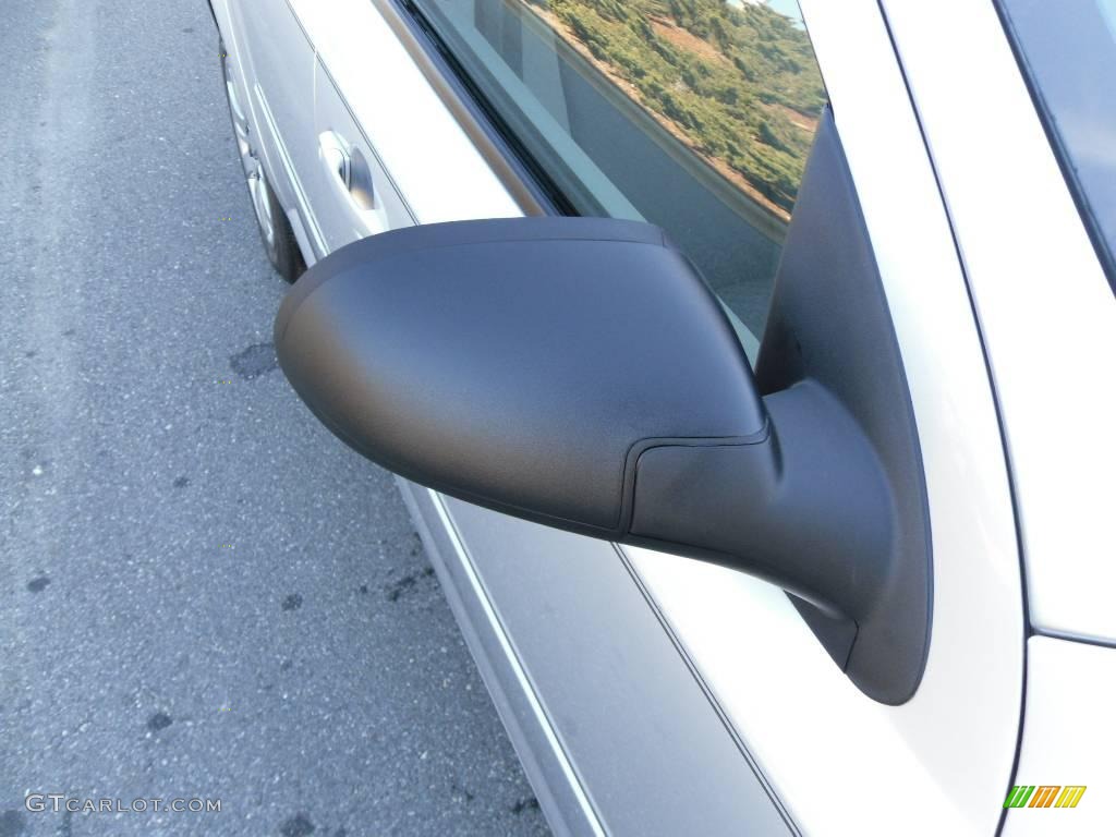 2010 Cobalt LS Sedan - Silver Ice Metallic / Gray photo #19