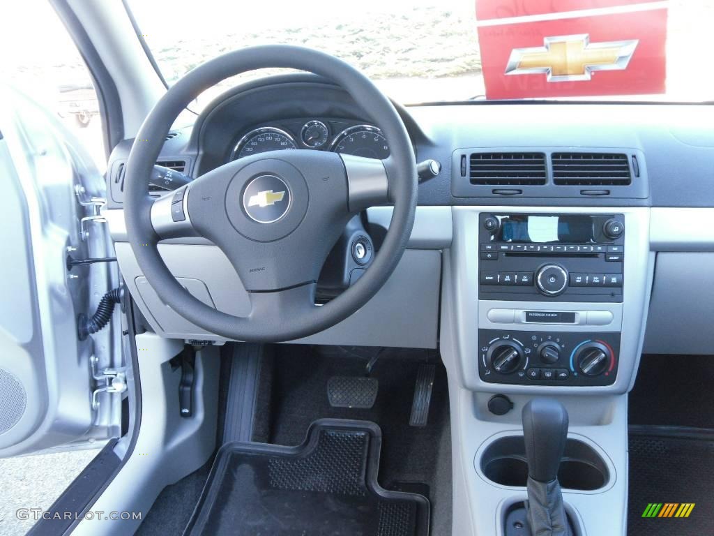 2010 Cobalt LS Sedan - Silver Ice Metallic / Gray photo #22